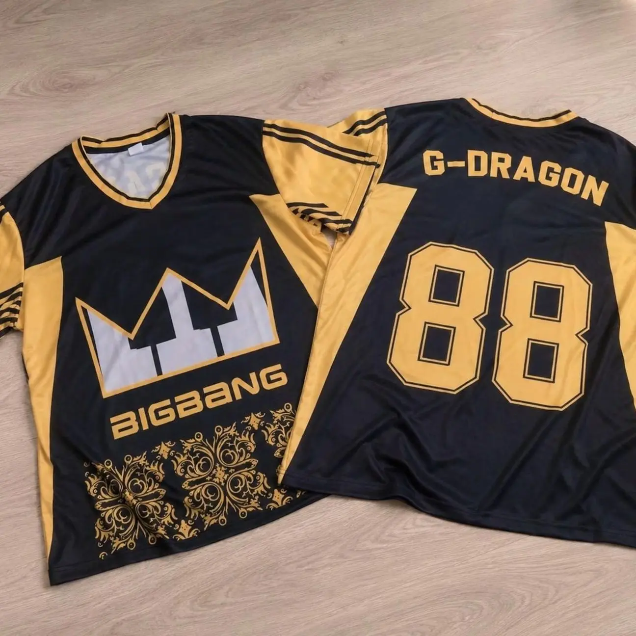 BIGBANG Jersey Tricot Shirt Gold Black | XX:COSMOS UTO