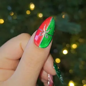 Acrylic Nails Press On Nails Gel Nail Design Red Green Starfish Pattern Perfect for Festive Looks