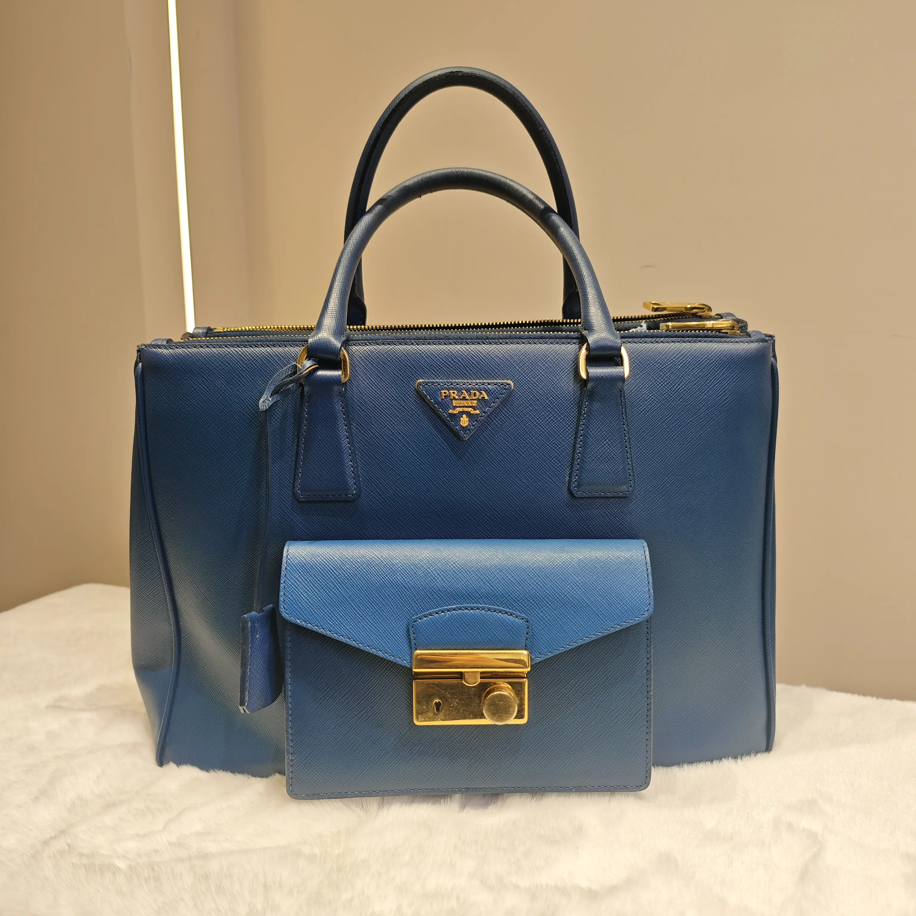 Pre-owned PRADA Killer Bag Blue Crosshatch Cowhide Leather Cowhide Handbag, Elegant Shoulder Purse, Fashion Purse