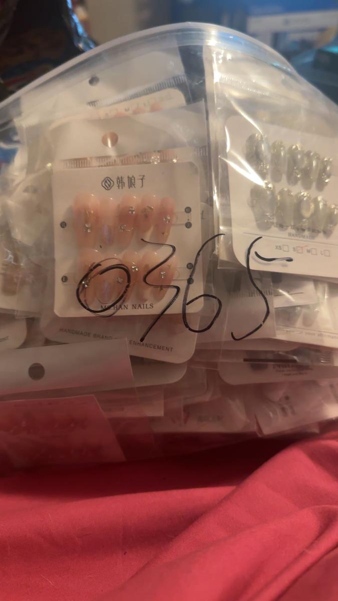 Item: S, $100 100sets