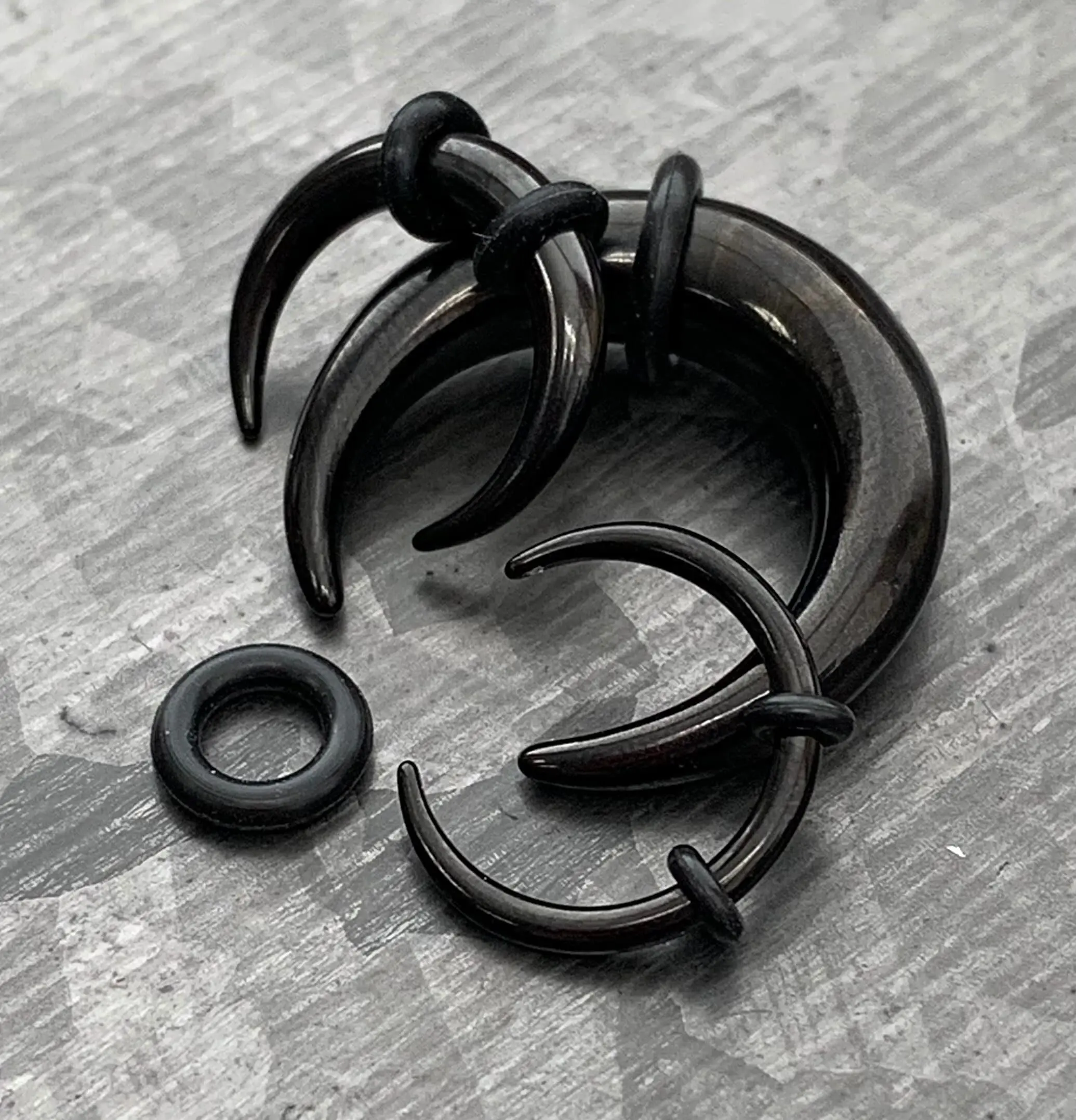 1 PIECE Black PVD Plated Surgical Steel Septum Ring / Buffalo Taper with O-Rings - Expander- Gauges 14g (1.6mm) thru 00g (10mm)