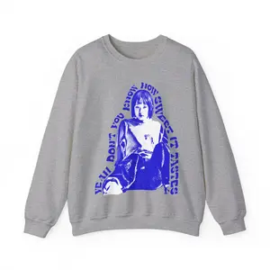 NewJeans HANNI How Sweet It Tastes Bubble Gum ADOR K-POP Vintage Y2K Inspired Halftone Groovy Grey Blue Unisex Cotton Crewneck Sweatshirt Classic Fabric Graphic