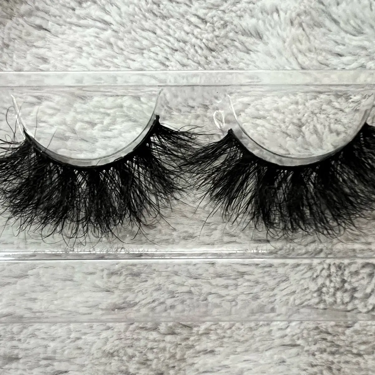Enchanted Curves mink lashes Enchanted Curves mink lashes