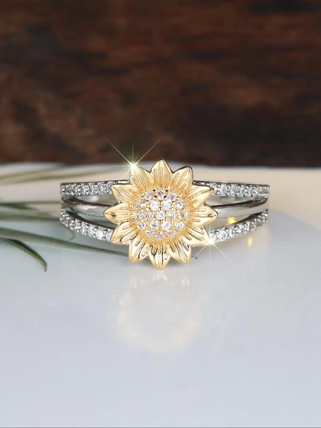 1 Piece Fashion Classic Gold Sunflower Triple Silver Women's Rings Ladies Classic Rings Accessories Ladies Perfect Jewelry Gift Beautiful Rings