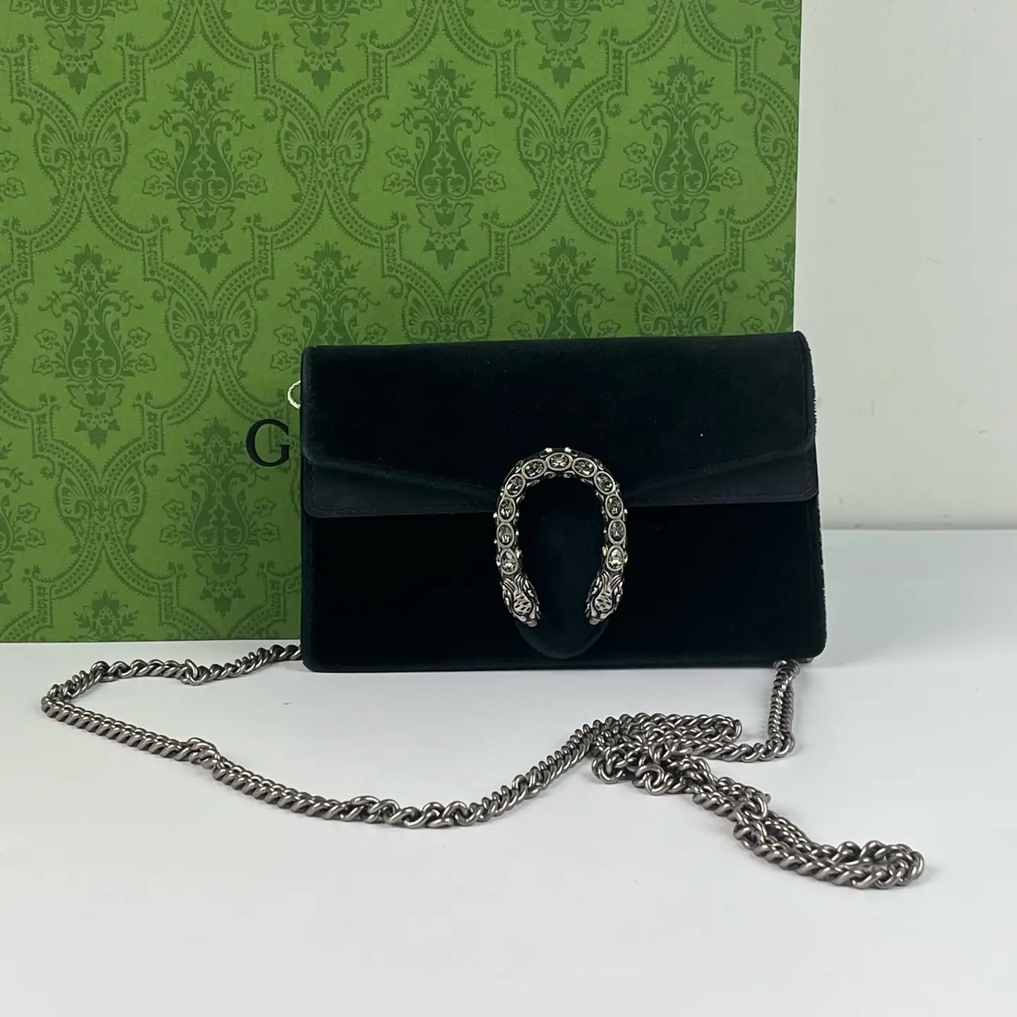 Pre-owned GUCCI Dionysus Black Velvet Mini Chain Clutch Bag Elegant Evening Clutch Purse, Fashion Crossbody Accessory, Elegant Clutch