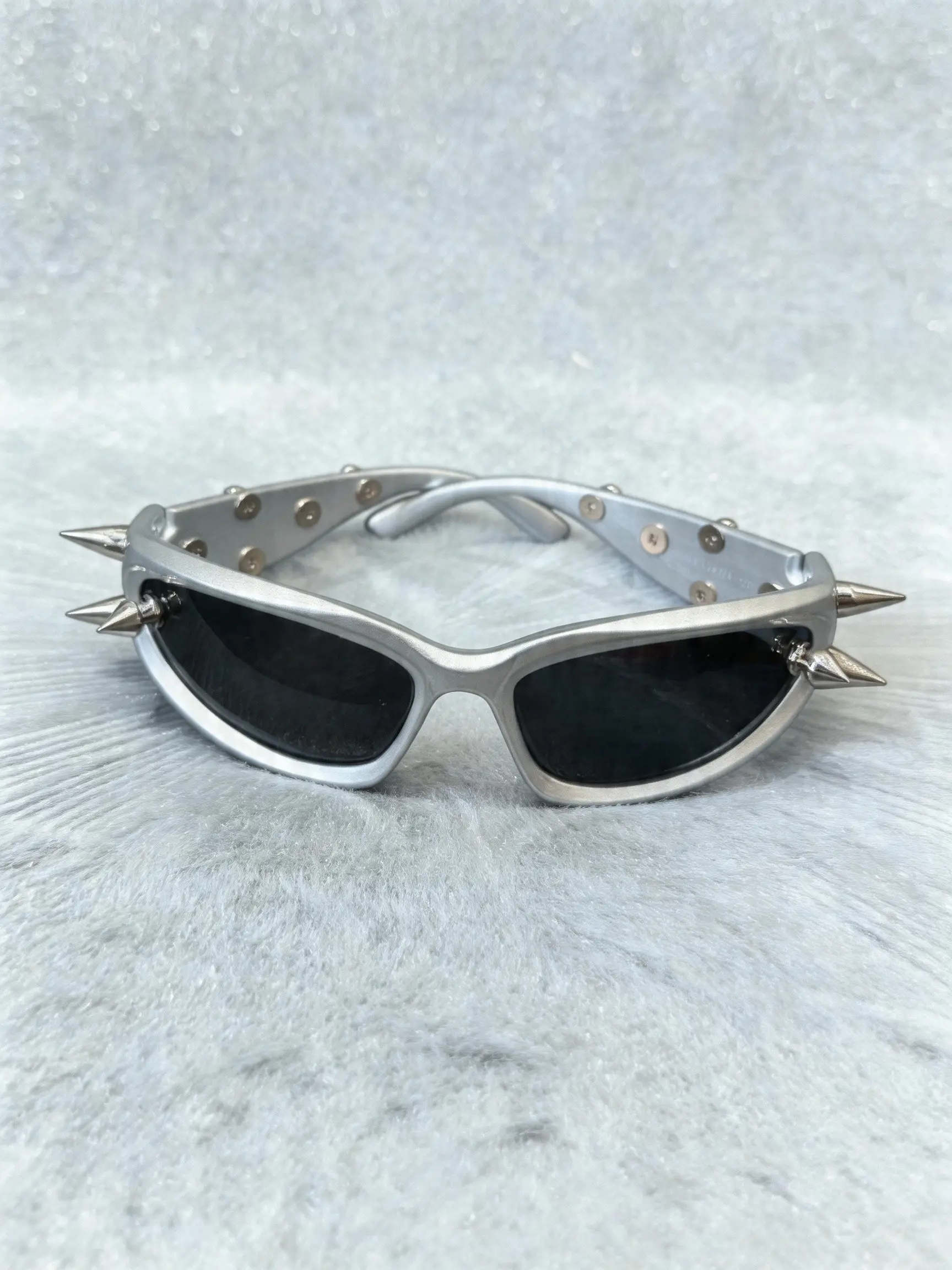 Punk Style Studded Decor Sunglasses, Trendy Casual Gothic Style Sunglasses for Everyday Use, Fashion Accessories for Outdoor Activities, Fashion Eyewear, Trendy Fashion Shades