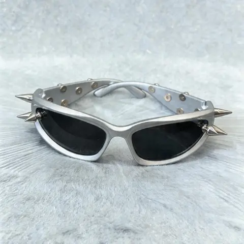 Punk Style Studded Decor Sunglasses, Trendy Casual Gothic Style Sunglasses for Everyday Use, Fashion Accessories for Outdoor Activities, Fashion Eyewear, Trendy Fashion Shades
