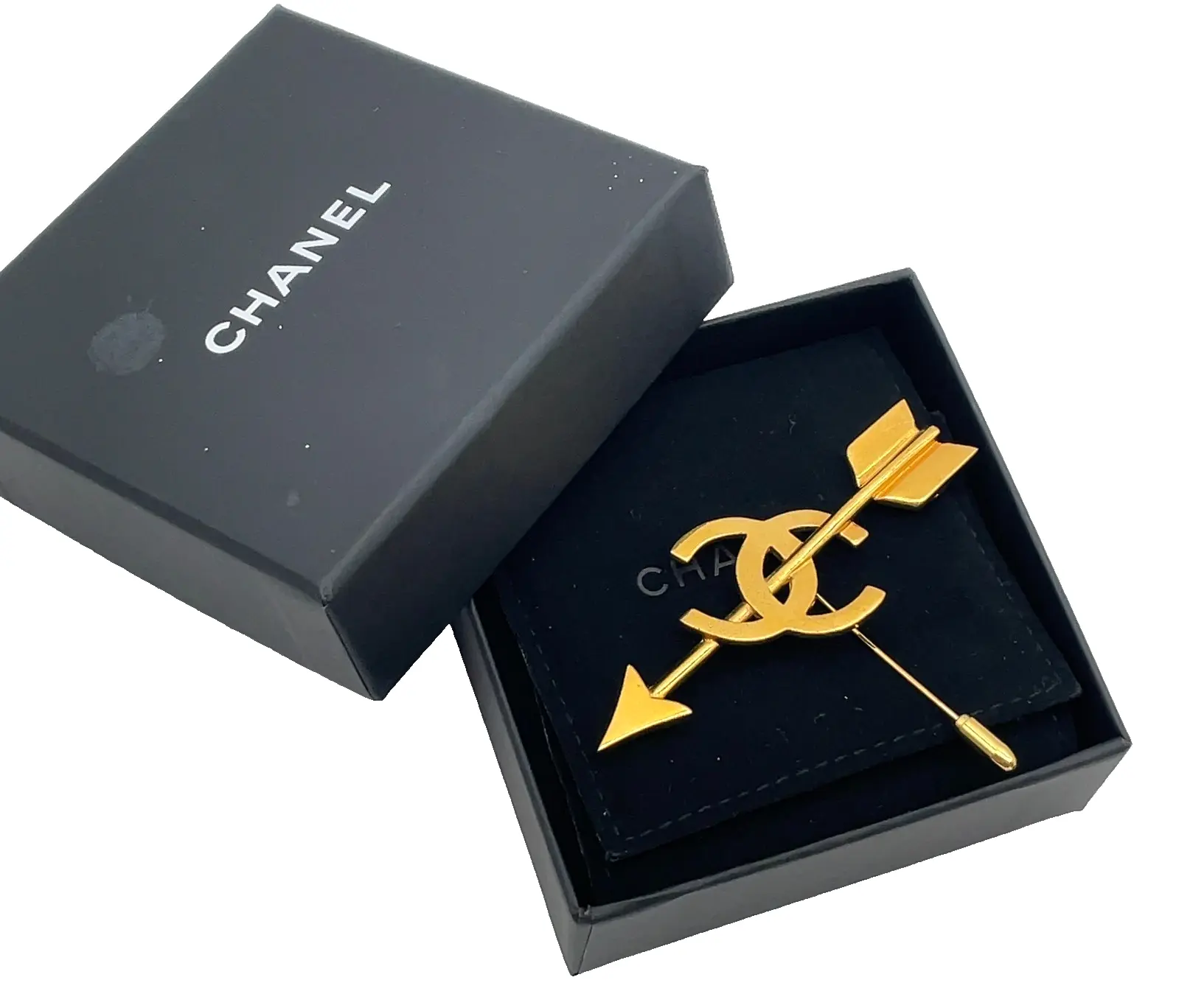 Pre-owned Chanel Coco Mark Arrow 2 9 Engraved Gold Brooch 12596767267/839494