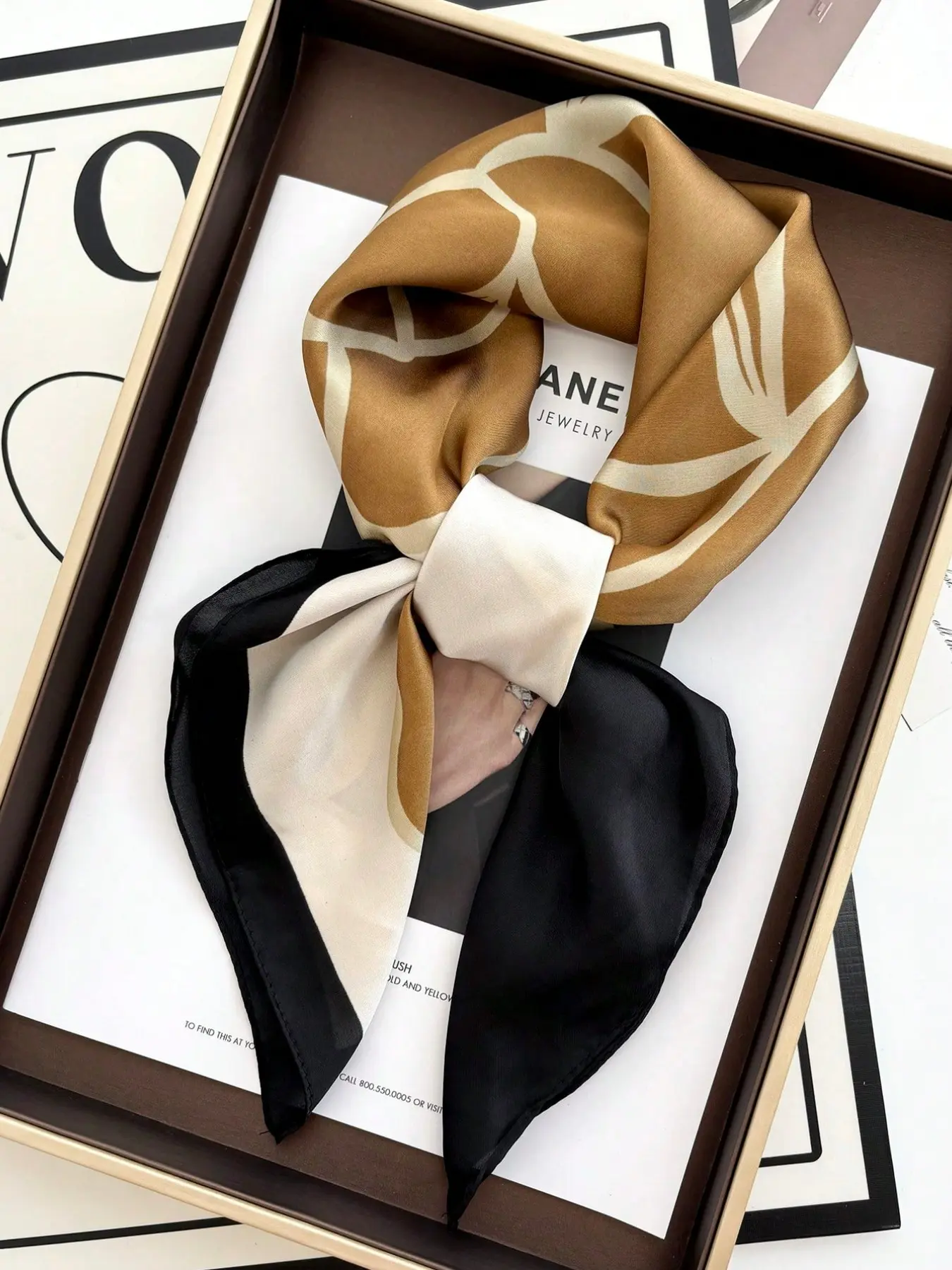 Women's Satin Print Scarf, 70cm X 70cm, Versatile Accessory for Dresses, Hairband, Neckwear, Headband, Fine Silk Scarf, Shawl