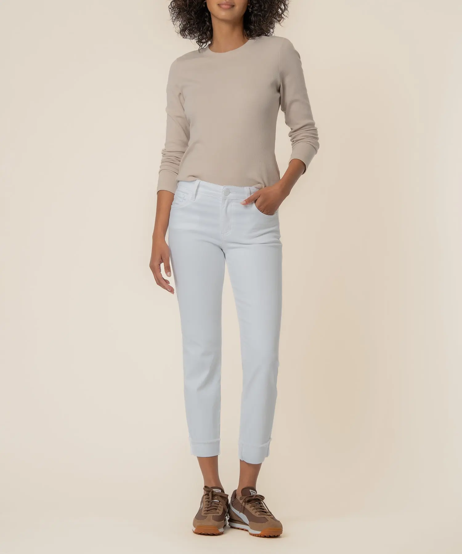 Amy Mid Rise Crop Straight Leg in Optic White