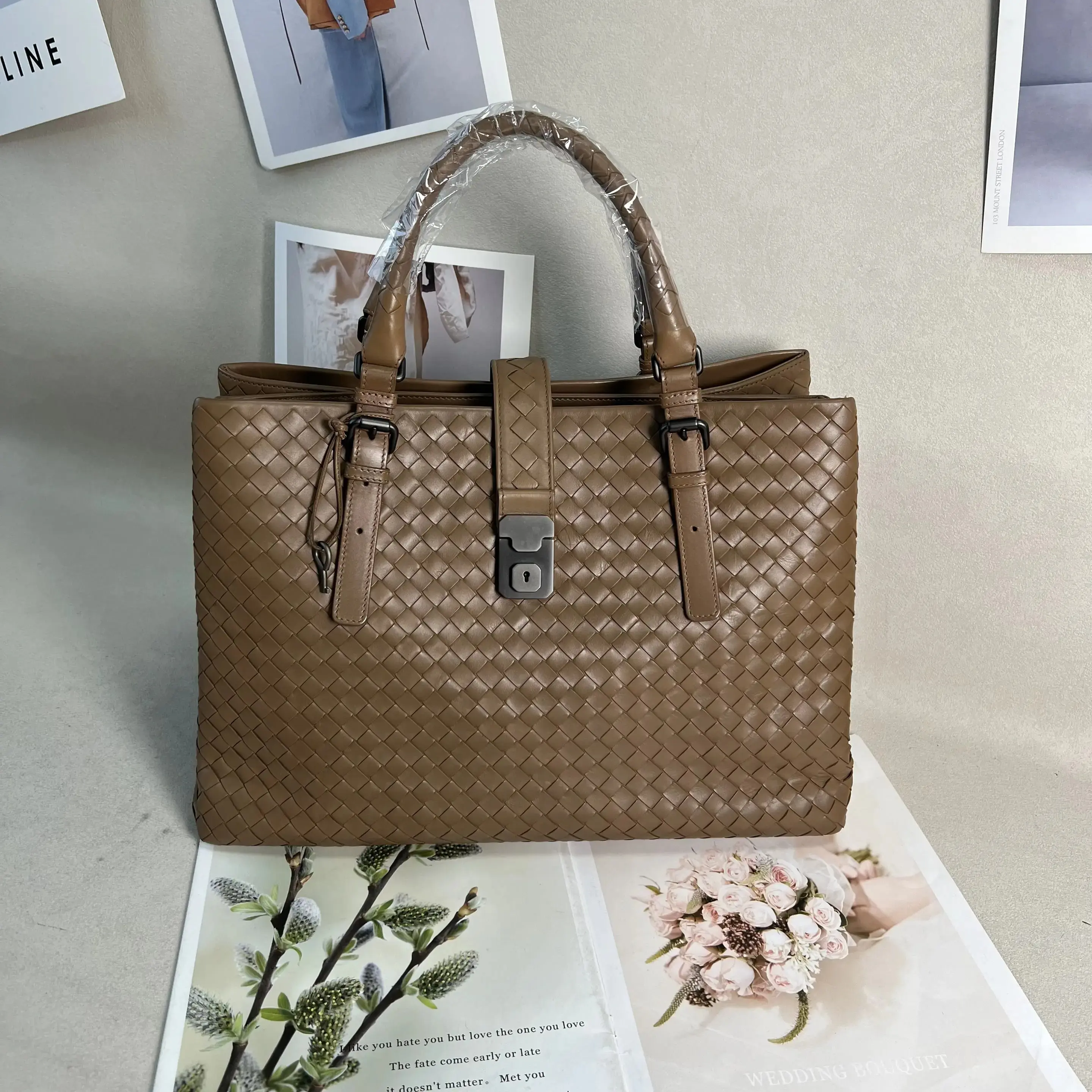 Pre-owned BOTTEGA VENETA Metallic Gray Woven CalfskinMedium ROMA Handbag 0812RI/C8353279802