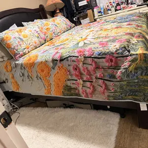Bohemian-style lightweight quilted thin quilt, chrysanthemum-print bedspread, floral bedding set (king/queen size with 2 pillowcases; twin size with 1 pillowcase). Soft and comfortable, suitable for all seasons.