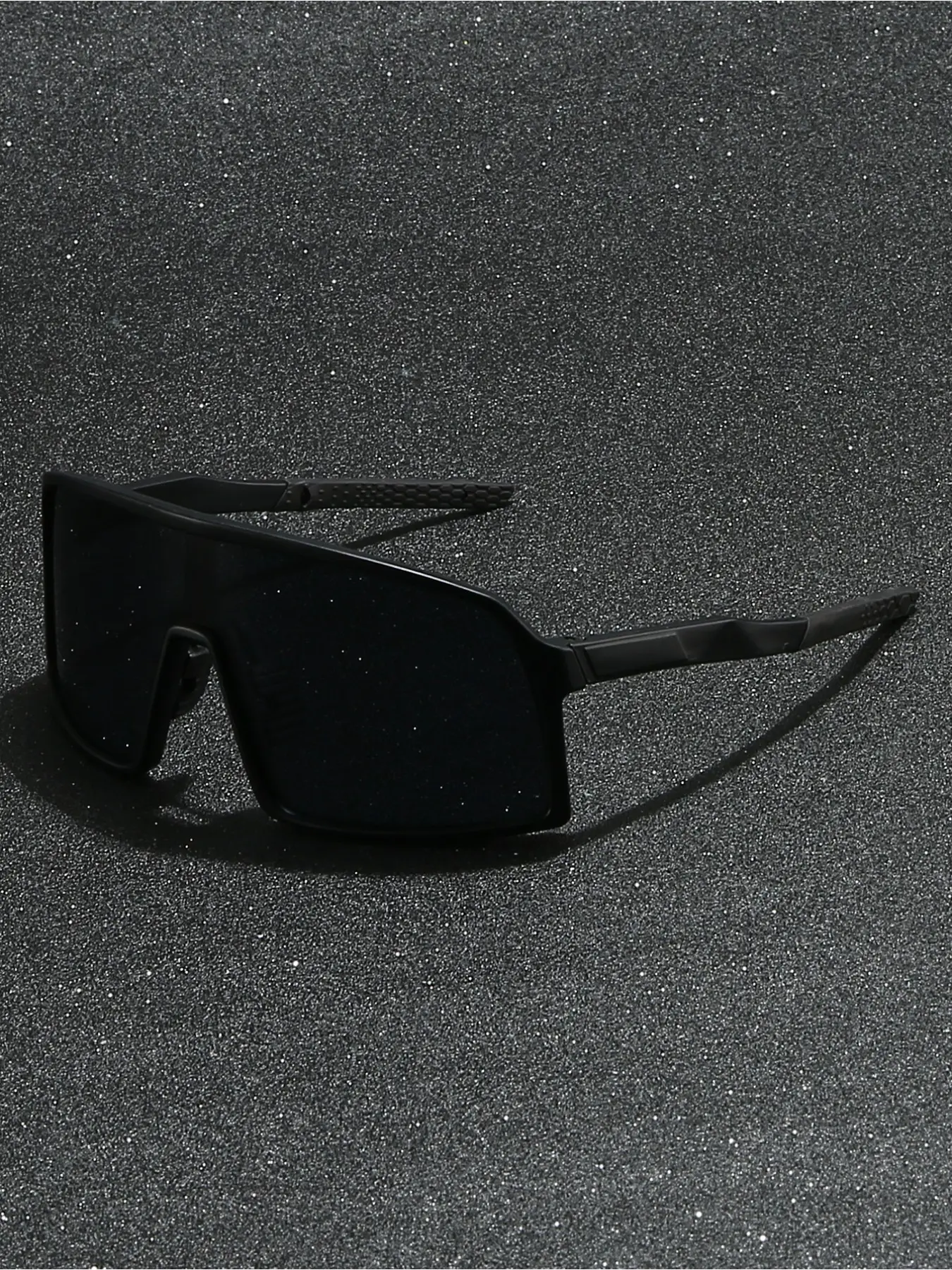 1 pair of men's and women's large-frame fashionable black Active cycling sports sunglasses, suitable for travel, sports, driving, festival wear, summer accessories, beaches, electronic music festivals, outings, vacations, family outings, Sports Eyewear