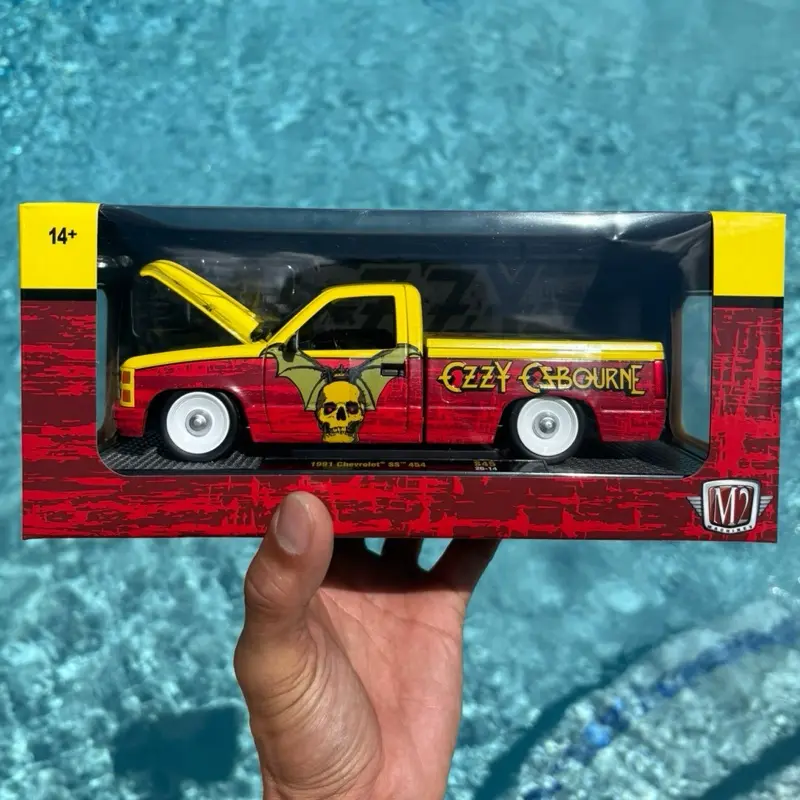 M2 1991 Ozzy Chevy 454 SS diecast pick up truck 1:24 scale obs