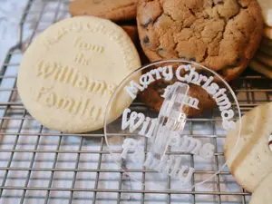 Personalized Cookie Stamp – Custom Baking Gift for Mother’s Day, Holiday Cookies, and Seasonal Baking – ‘Made with Love’ Cookie Stamp