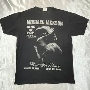 Vintage 2009 Michael Jackson RIP King of Pop Memorial T-Shirt Black Size M Rare