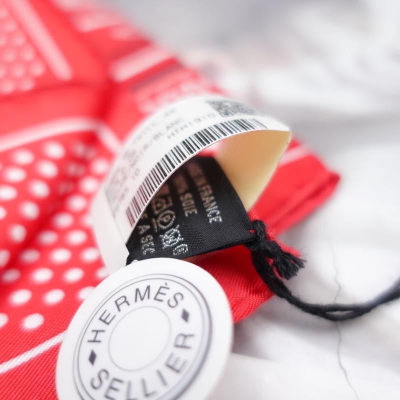 Pre-owned Hermes Red&Black &White Square Silk Scarf T20283935