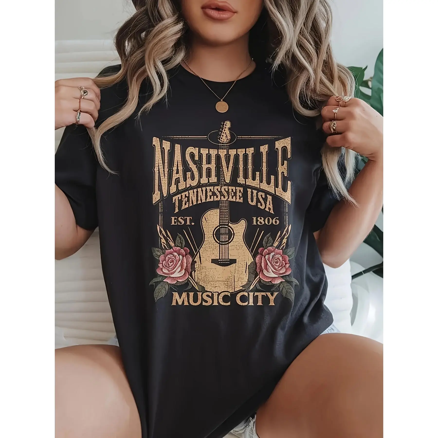 Women's Vintage Streetwear T-Shirt, Oversized Graphic Tee with a Casual Fit and Round Neck, Soft Cotton Blend Jersey with Nashville Print, Shortsleeve, Vintage T Shirts