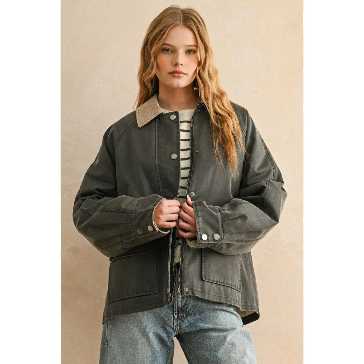 COLLAR CONTRASTED UTILITY JACKET