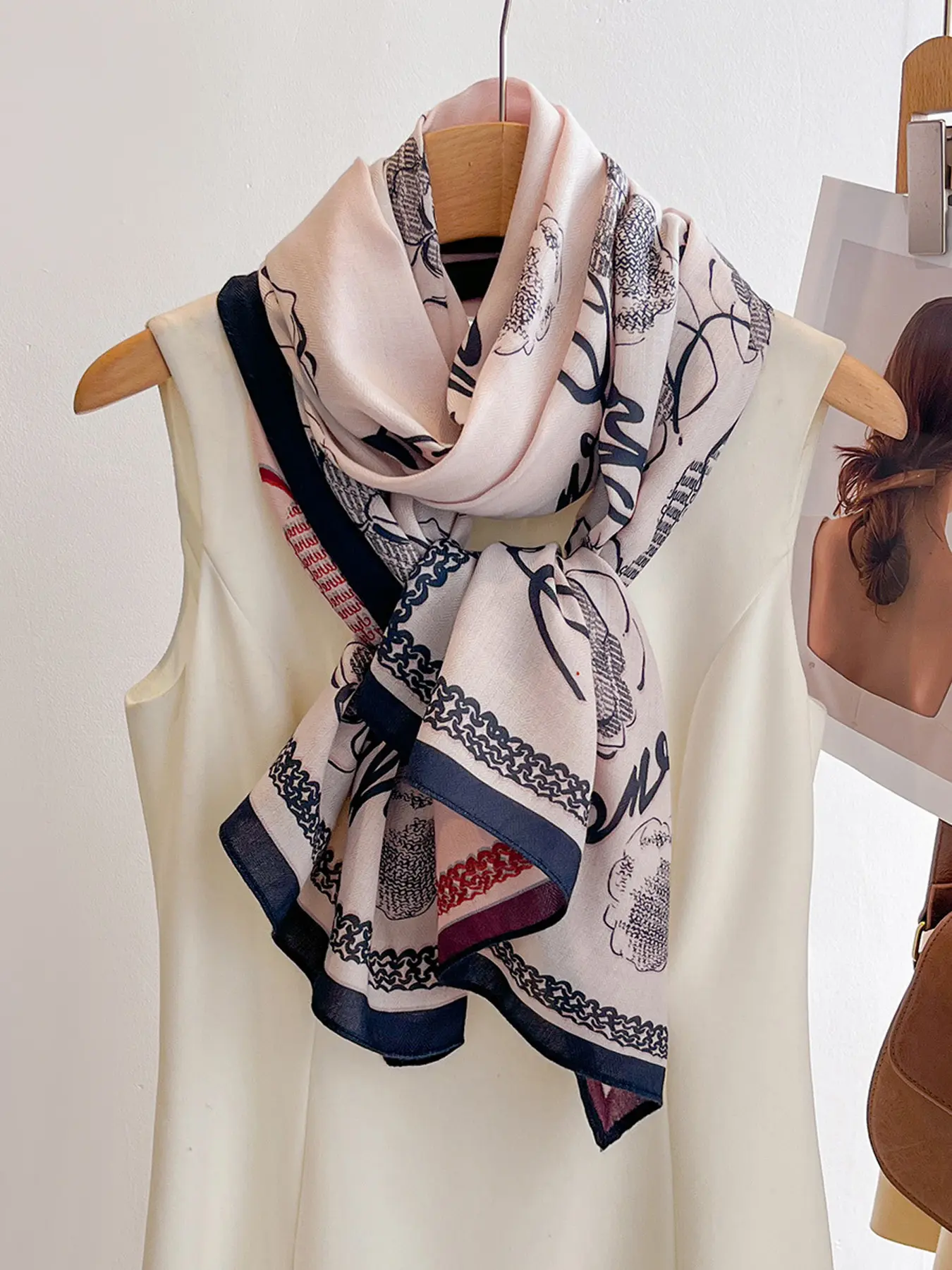 Vintage Patchwork Colorblock Print Scarf, Two-In-One Neck Warmer, Travel & Date Decoration, Stylish Wrap-Around Cowl, Colorblock Floral Shawl