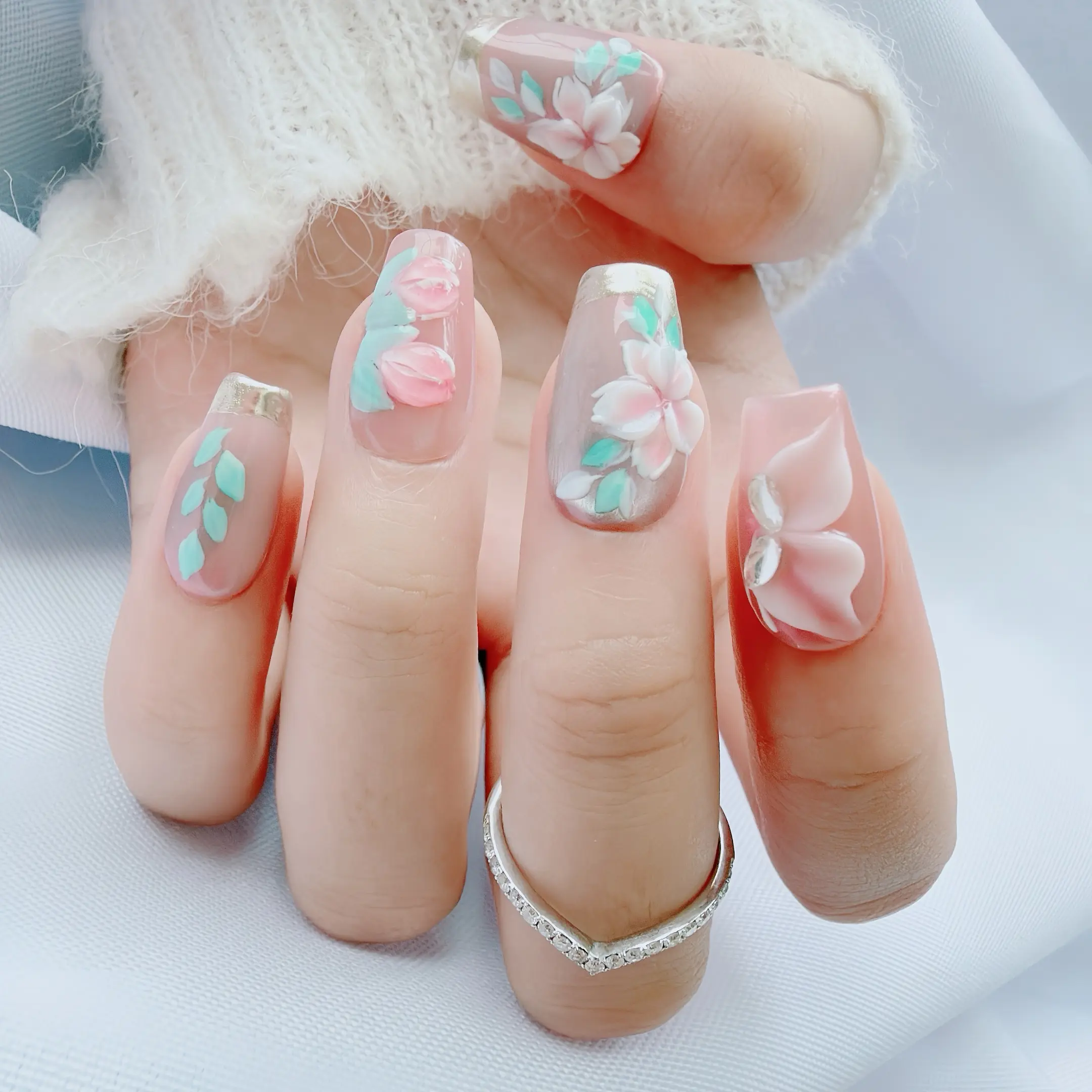 Roseisrose “Solo Blooms”-100% Handcrafted Pink Cat Eye 3D Magnolia French Tips Floral Luxury Salon Quality Press-On Nails, Dating Look, Reusable, Handmade, Hand Sculpted, Long-Lasting, French Style, Fake Nails, Glossy Design Nail Art with Free Nail Kit