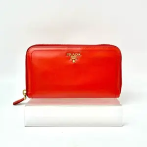 Pre-owned PRADA As Shown Clutches & Wristlets 161 Wallet 26.02.05 SH