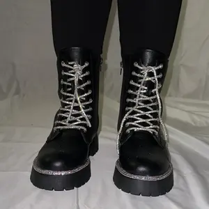 Raven Boots lo Raven Boots lo
