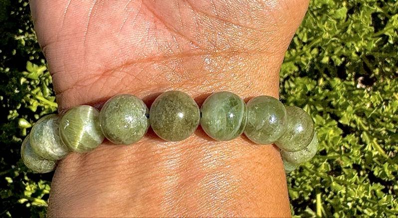 Green Apatite Bead Bracelet by Urban Rutile • UrbanRutile.Etsy.com