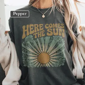 Comfort Colors Retro 70s Sun Graphic Tee Shirt, Vintage Style Floral Boho Sun TShirt, 70s Rock Inspired Band Poster Style