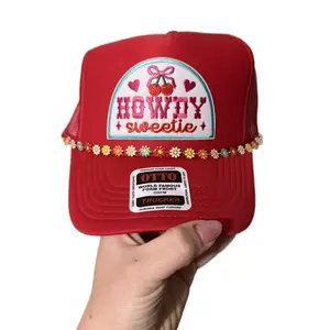 Howdy Red Otto hat with flower chain