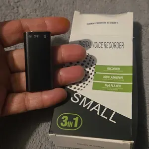 1pc Professional Voice Activated Digital Recorder, 8GB High Definition Noise Canceling MP3 Player, Ultra Thin Portable Recording Pen for Business Meetings, No Battery Included