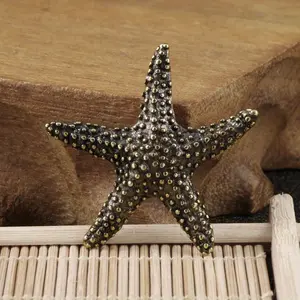 Cute Creative Starfish Brass Handheld Ornament, Fun Copper Sculpture, Solid Brass Craft, Office Desk Decor, Unique Home Decoration, Studded Decor