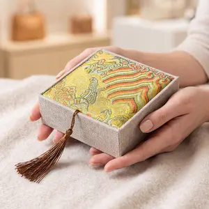 Bracelet box elegant embroidery design - the perfect gift for any occasion