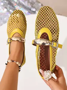 Women's Mary Jane Flat Sandals, Metal Buckle Design, Breathable Mesh, Casual Summer Shoes for Daily Wear and Beach