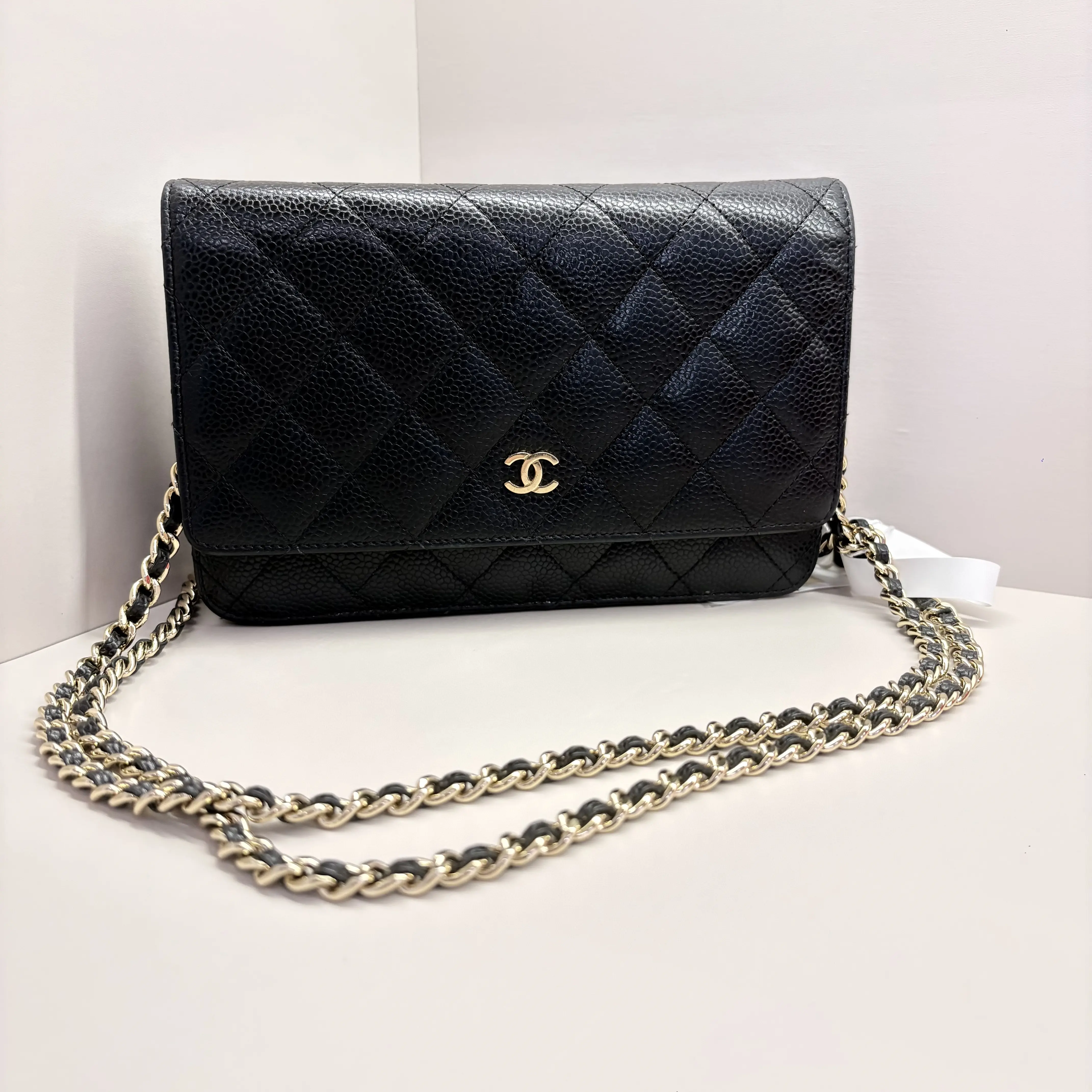 Pre-owned CHANEL Classic Black Caviar WOC Gold Tone Hardware19836876 HK A232