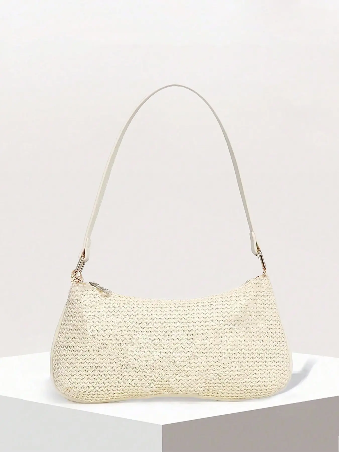 Niche design straw chain underarm bag, woven texture shoulder bag, crossbody bag, Cross Body Bags, rattan metal chain baguette bag, holiday style with large capacity, suitable for office workers' daily commuting, etc.