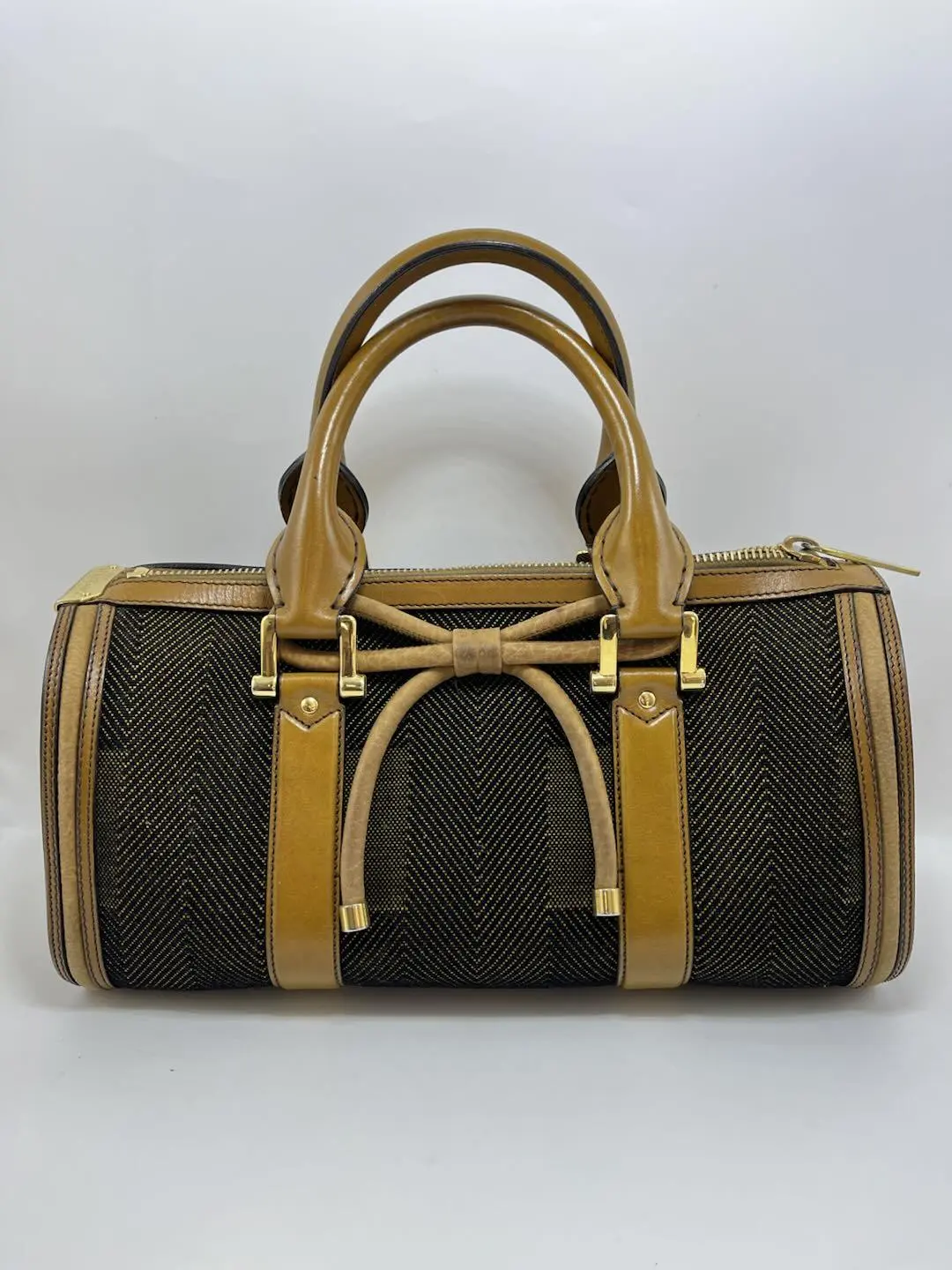 Pre-owned BURBERRY Leather Shoulder Bags US0039 Yellow Hand Bag Classic Design, Durable Material, Ideal for Everyday Use OH1059