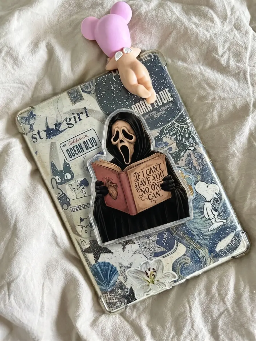 Dark Romance Bookish Phone Grip Horror Movie Villain Phone Stand Spooky Ghost Mask Phone Holder Slasher Reader Acrylic Finger Grip Topper Book Lover Novelty Accessory Gothic Reading Gift