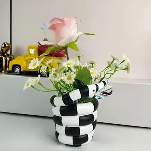 Snake Resin Plant Pot, Creative DIY Style Decorative Planter, Indoor Outdoor Use, Perfect for Bonsai and Home Plants