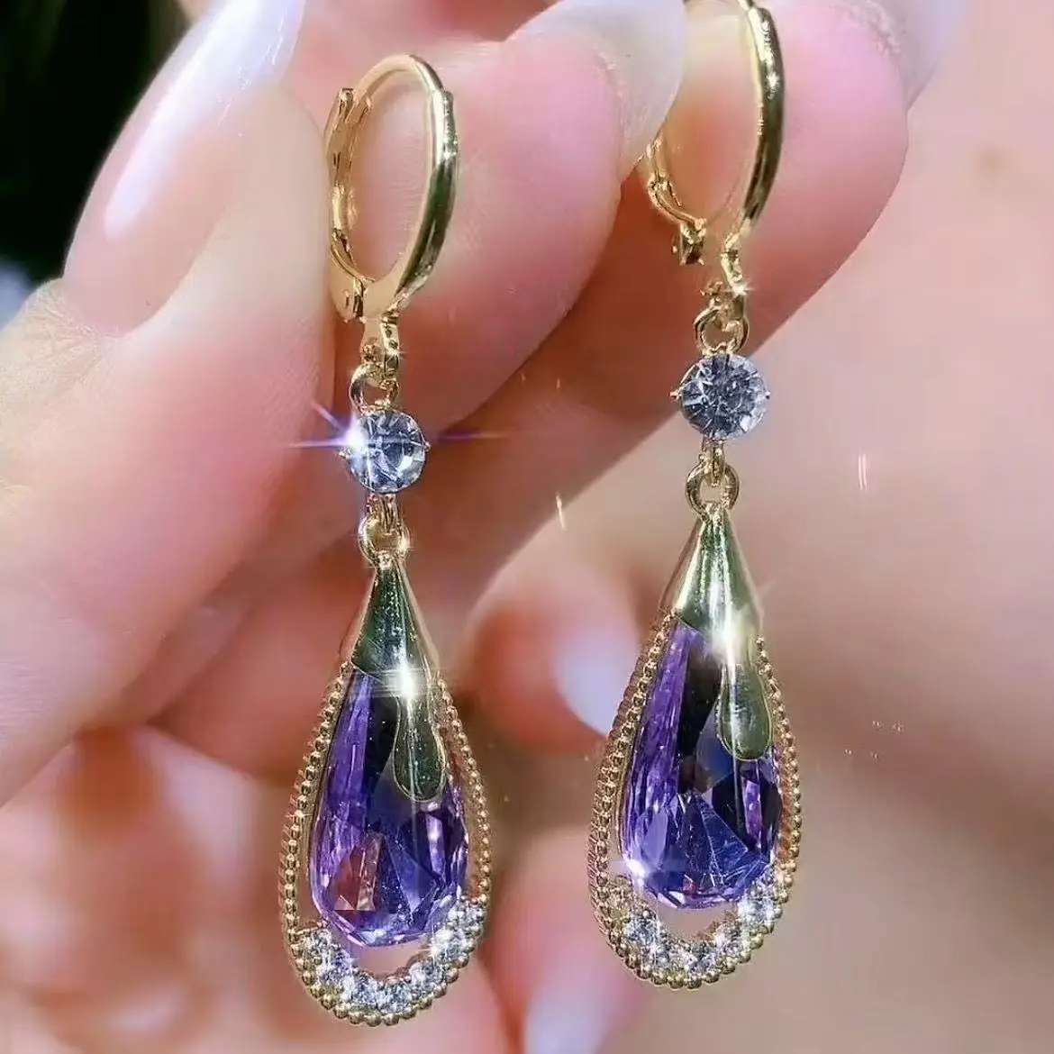 Women's Vintage Elegant Artificial Gemstone Drop Earrings - Exquisite Green Water Drop Hollow Design, High-End Unique Dangle Jewelry Accessory E50091-EH, Female, Specialty