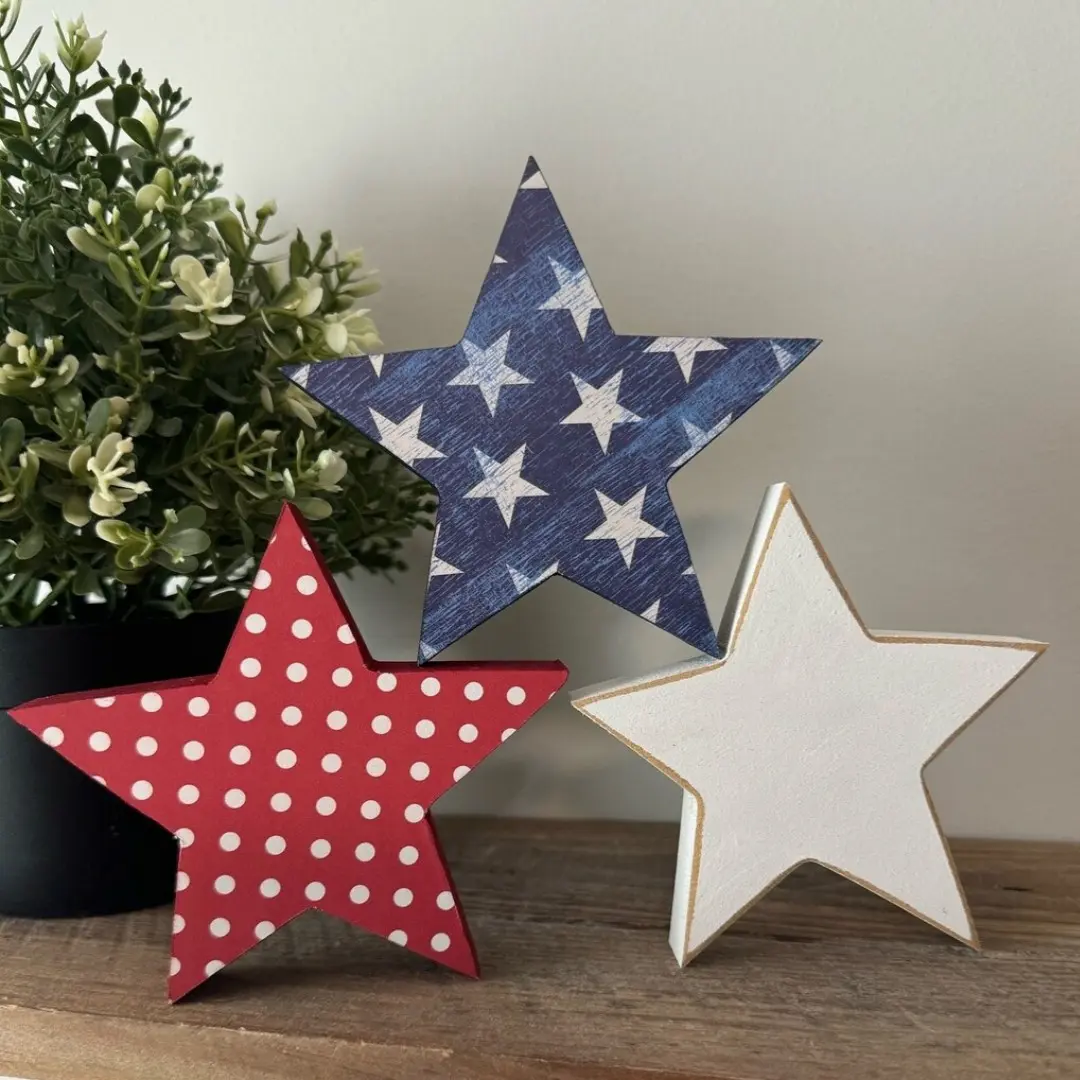 3pcs Patriotic Wooden Star Decor, Home Decor Ornament with American Flag Design, Ideal for Independence Day and Fourth of July Parties, Party Decor, Laser Cut Tabletop Ornament, Wooden Decorative Ornaments, Party Decoration