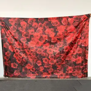 Romantic Rose Pattern Background Flower Print Banner, Wall Hanging Backdrop, 1 Count Romantic Rose Flower Wall Decor, Wall Hanging Decor for Wedding Birthday Graduation Party Decorations, Ornaments, Wishing Banner, Hanging Banners