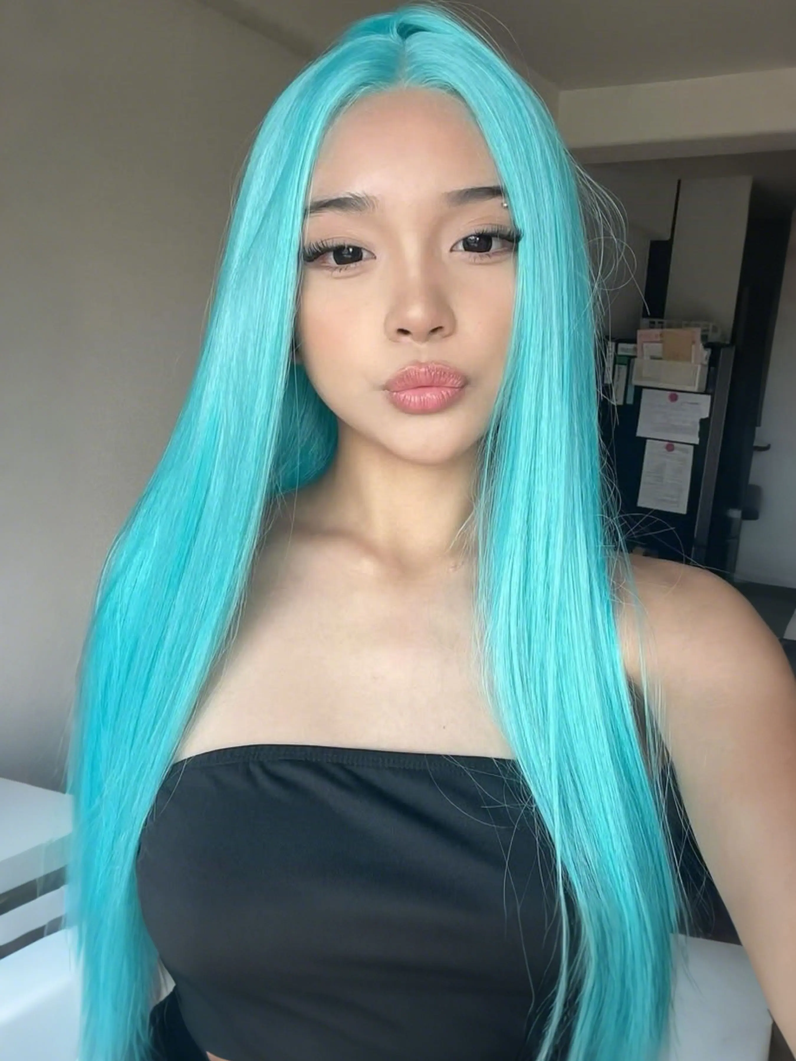 Mint Blue Synthetic 13×4 HD Lace Front Wig, Glueless Style, Pre-plucked Baby Hair Hairline, 28 Inches, Suitable for Daily Wear, Parties and Concerts