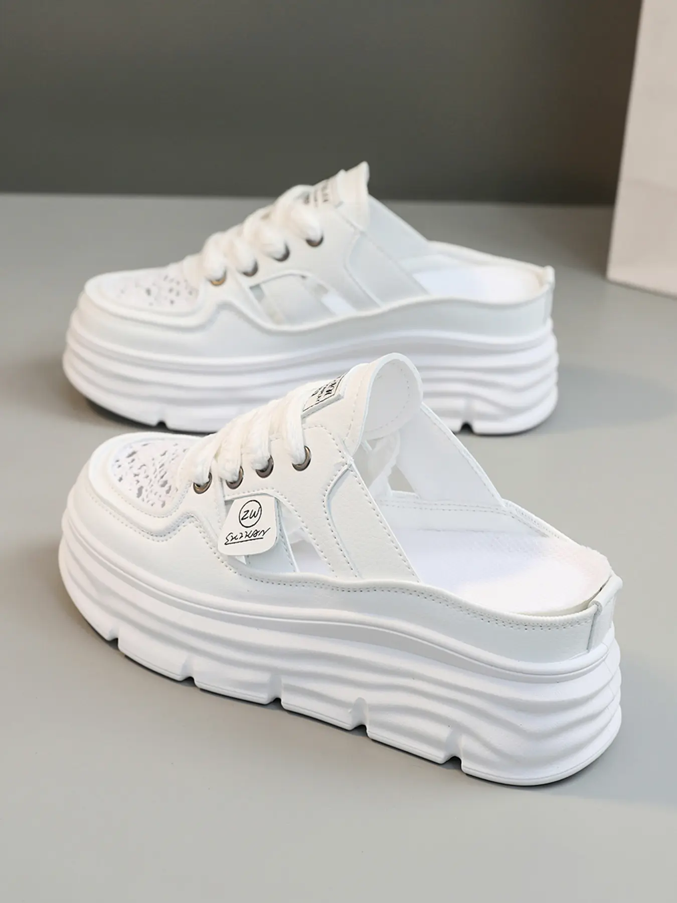 Thick soled and raised series: New women's casual shoes for spring, summer, and autumn, including thick soled shoes, white shoes, comfortable shoes, 5cm height increase, party shoes, and one foot toe toe flip flops, suitable for short women's sports style