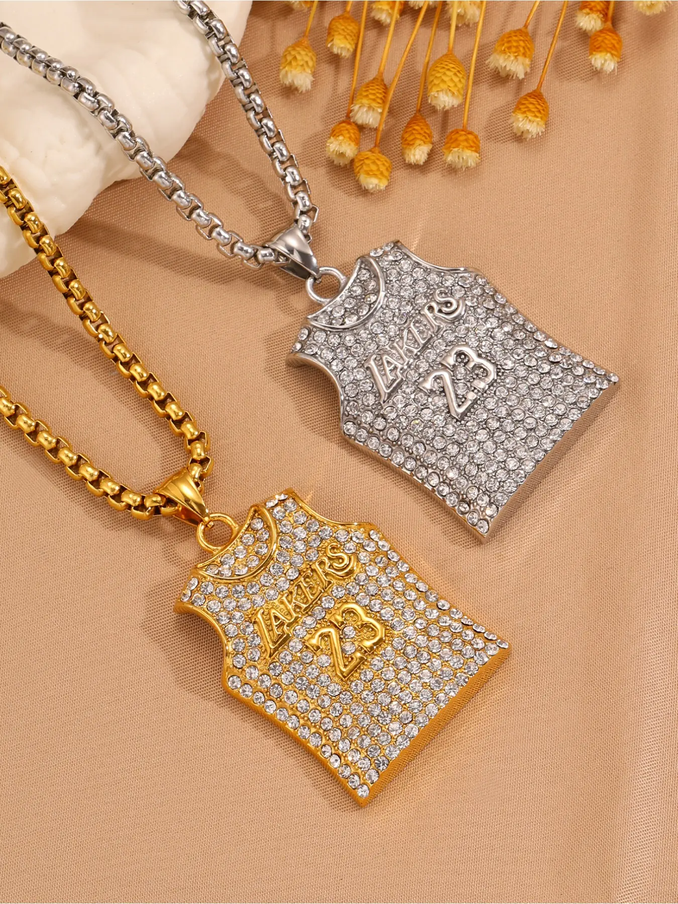 1 elegant and fashionable classic LAKERS ball jersey necklace, high-quality fashion accessories for men and women, showcasing unique personality style, suitable for sports enthusiasts, daily wear