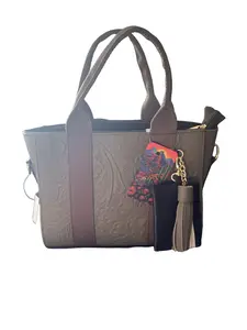 Elegant Leather Bag - Versatile Design for Any Occasion, Practical & Chic Accessory for Fashion Enthusiasts