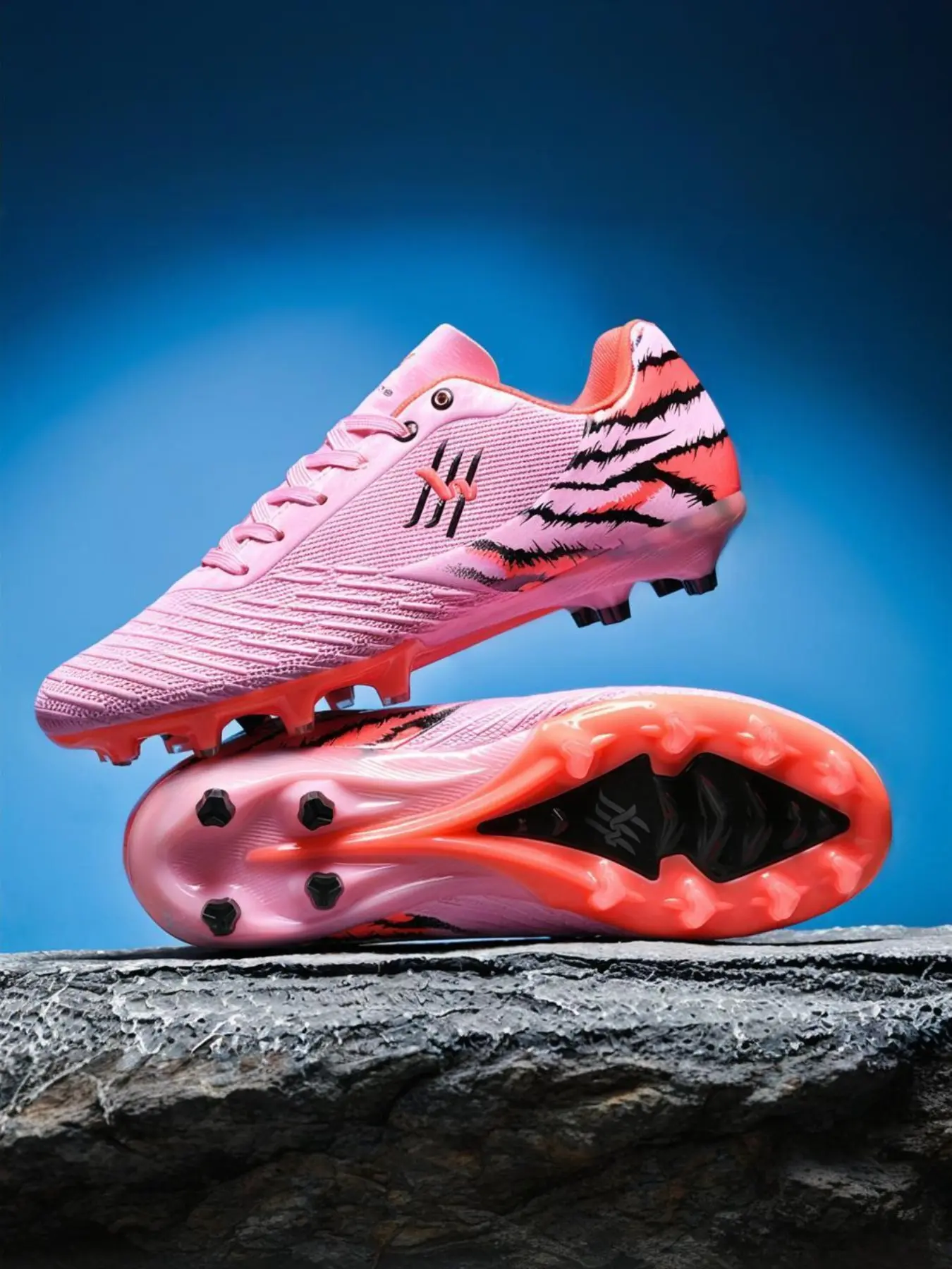 Unisex Low-Top Long Spike Soccer Shoes, Professional Match Training Cleats, Suitable for Artificial and Natural Grass, Anti-Slip Durable, Laces Included