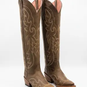 Women boots Brown
