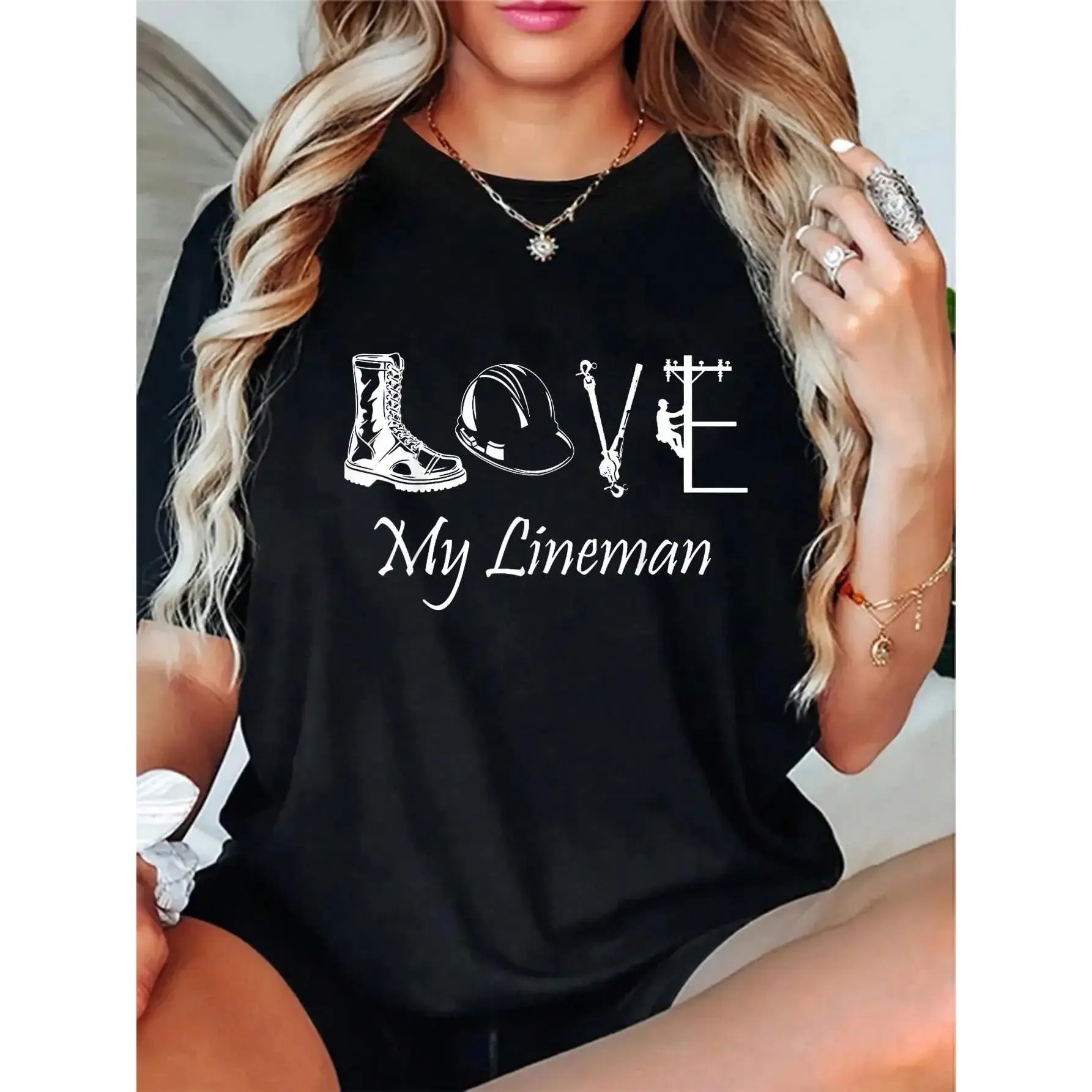 Women's Lineman Wife & Girlfriend Graphic Crew Neck T-Shirt - Comfy Relaxed Fit Soft Breathable Cotton Short Sleeve Tops, Machine Washable Casual Everyday Tee