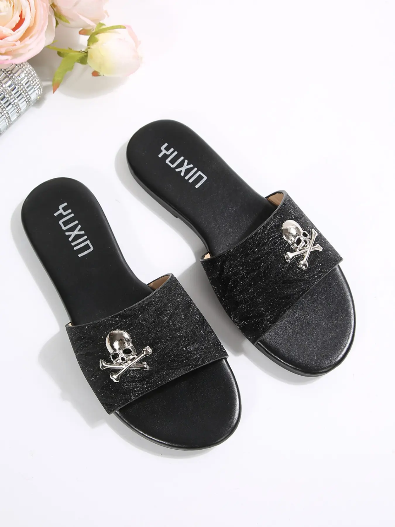 Women's Round Toe Flat Sandals, Daily Wear Sandals, Skull Head Decoration, Fashionable and Comfortable, Summer Fashion Item, Stylish Footwear for Women
